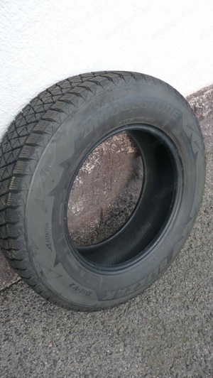 Bridgestone BLIZZAK Dm-V2 215 70 R16 100S suv téli gumi szett eladó!